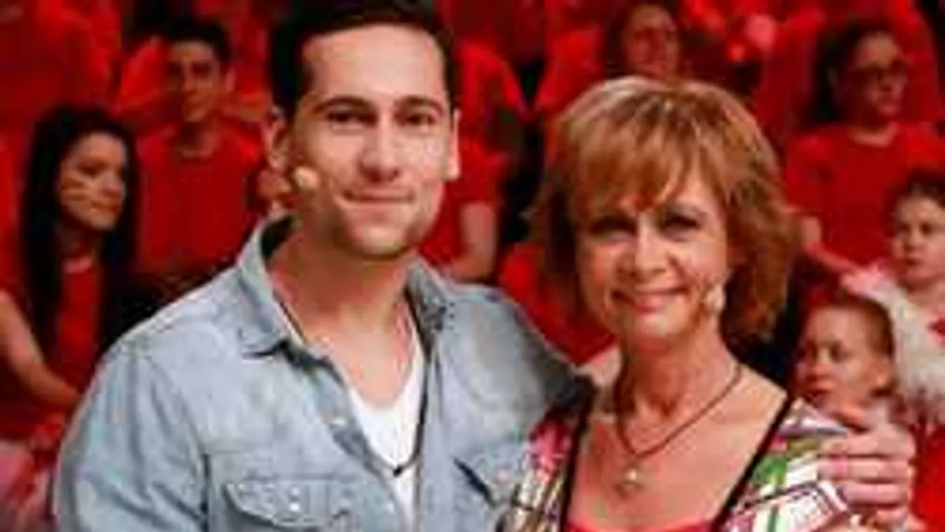 Kiderült, a magyar műsorvezető fia kolléganőjével jött össze