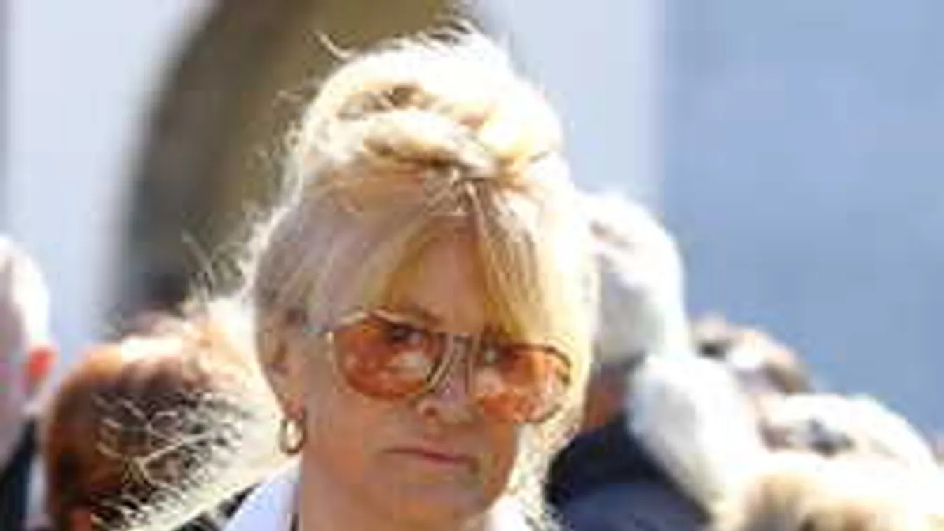 Megtörte a csendet Aradszky gyászoló özvegye: így telnek a napjai