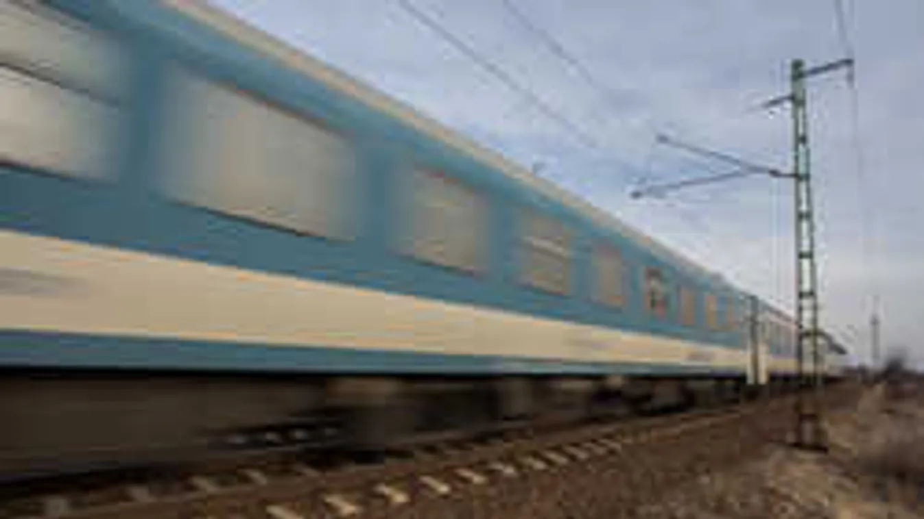 Hallatlan, miért szállították le a vonat utasait Győrben