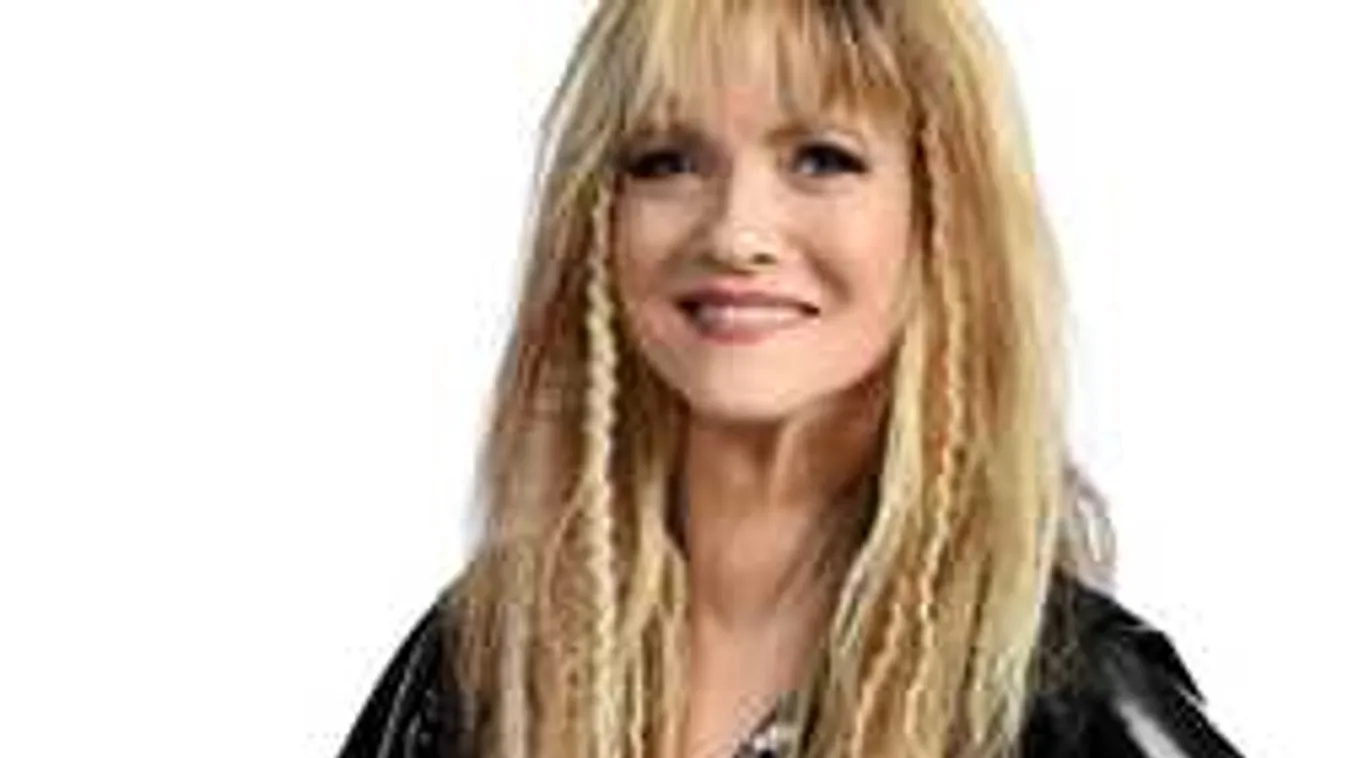 Állandó fájdalom kínozza a népszerű magyar énekesnőt