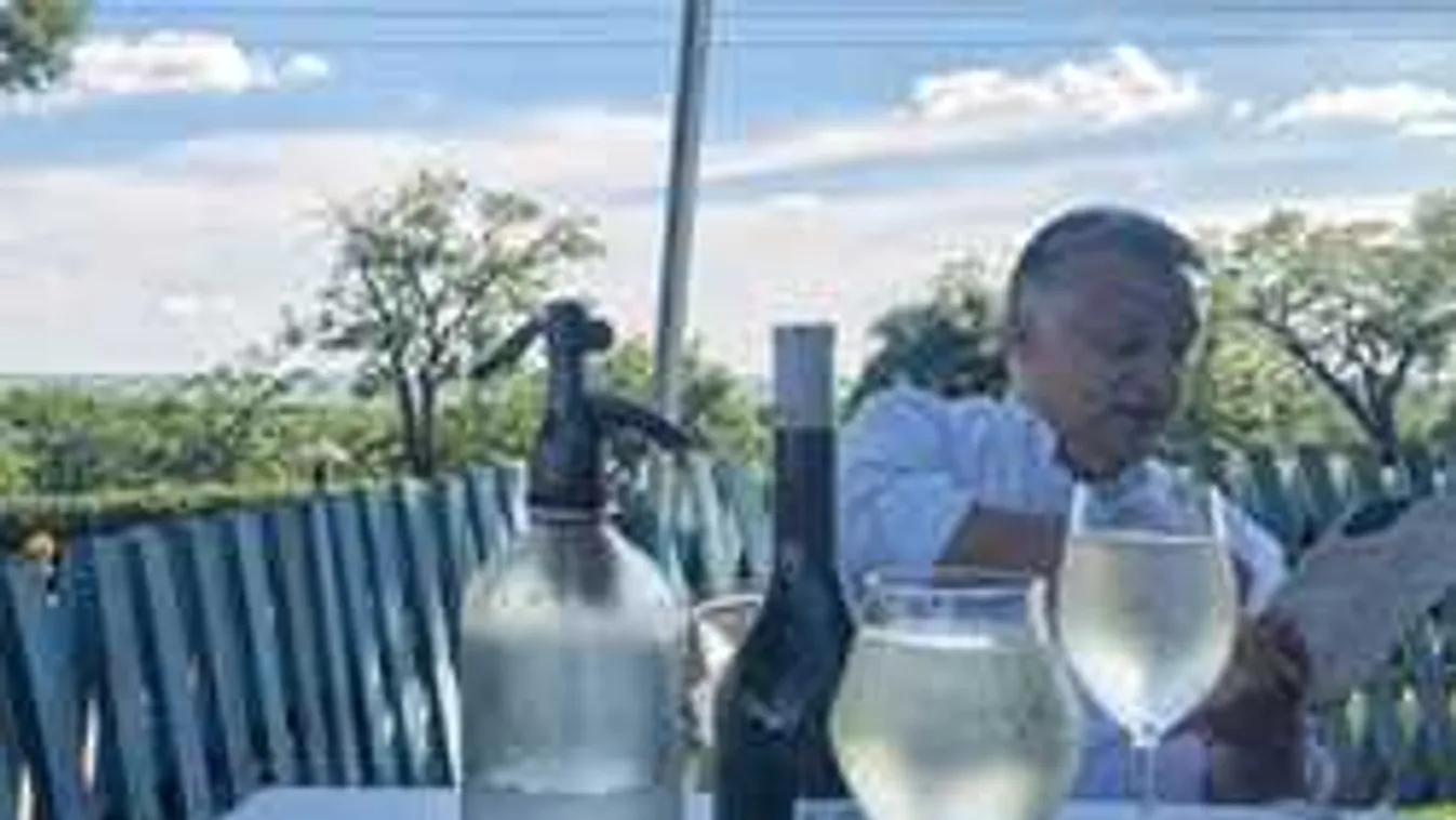 Orbán-menü hosszúlépéssel és bobájkával