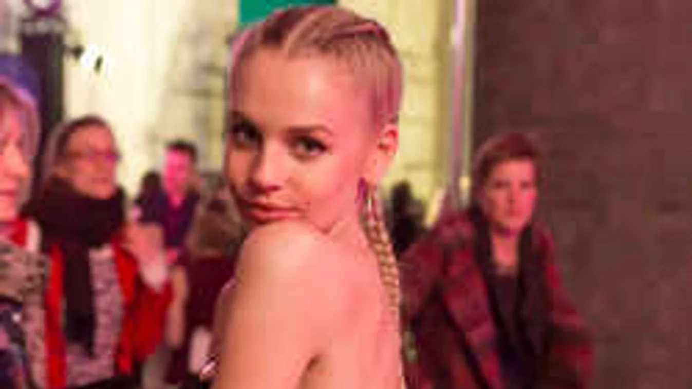 Megőrülnek érte a férfiak, vadító fotón Iszak Eszti