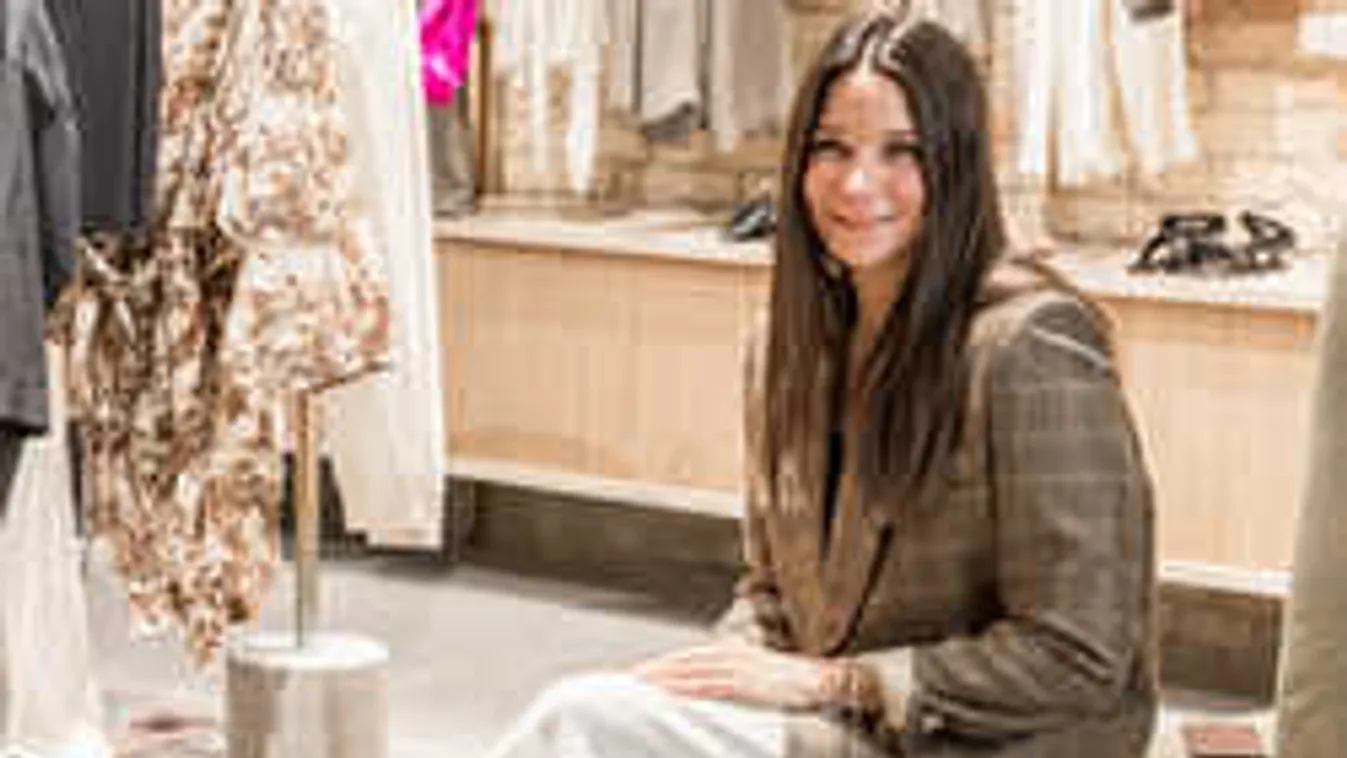 Megérkezett Nanushka legújabb kollekciója