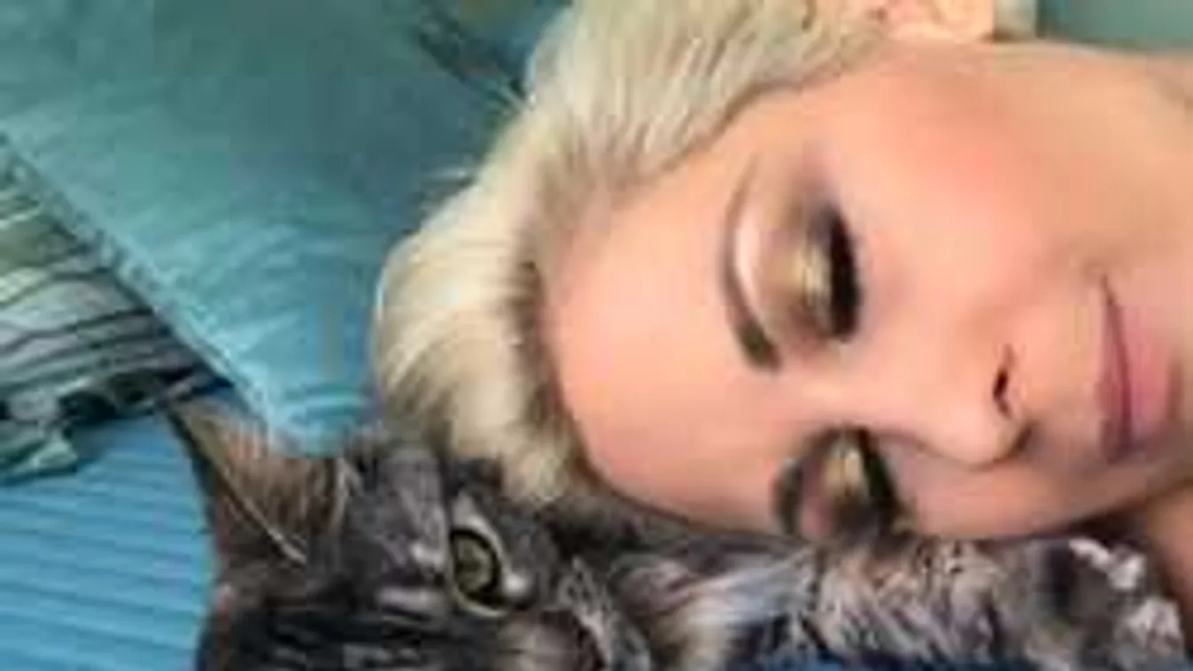 Óriási fájdalom: Gyászol a magyar műsorvezető