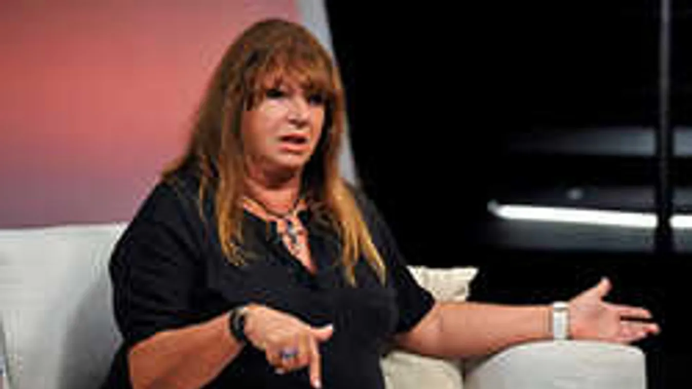 Döbbenet, nem is Zalatnay Cini énekelte ezeket a részeket