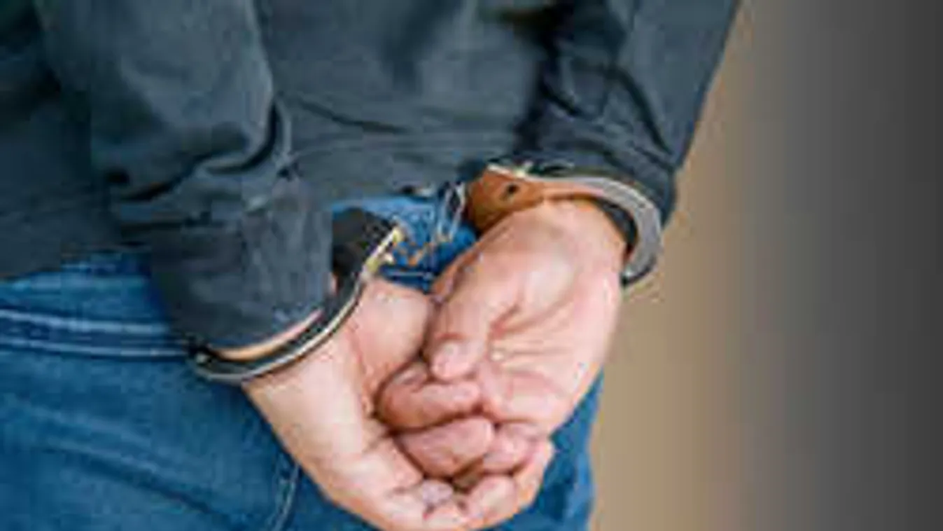 Pofátlan dolgot művelt Csepelen egy fiatal, bilincs kattant a kezén