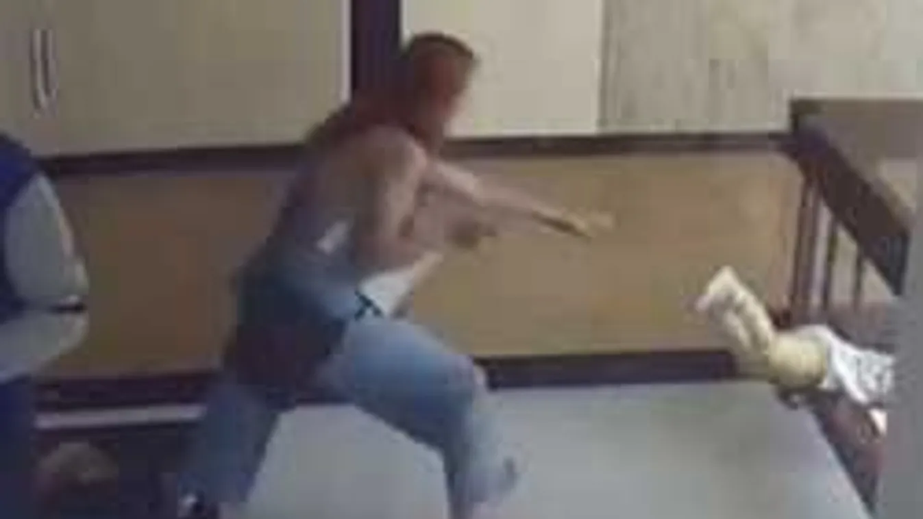 A baba csak egy pillanatra volt a haláltól. Hátborzongató videó!