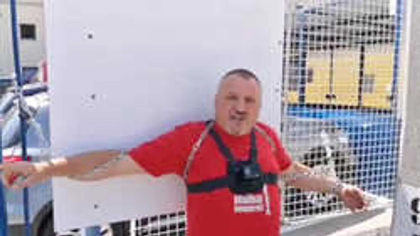 Láncra verte magát az MSZP alelnöke