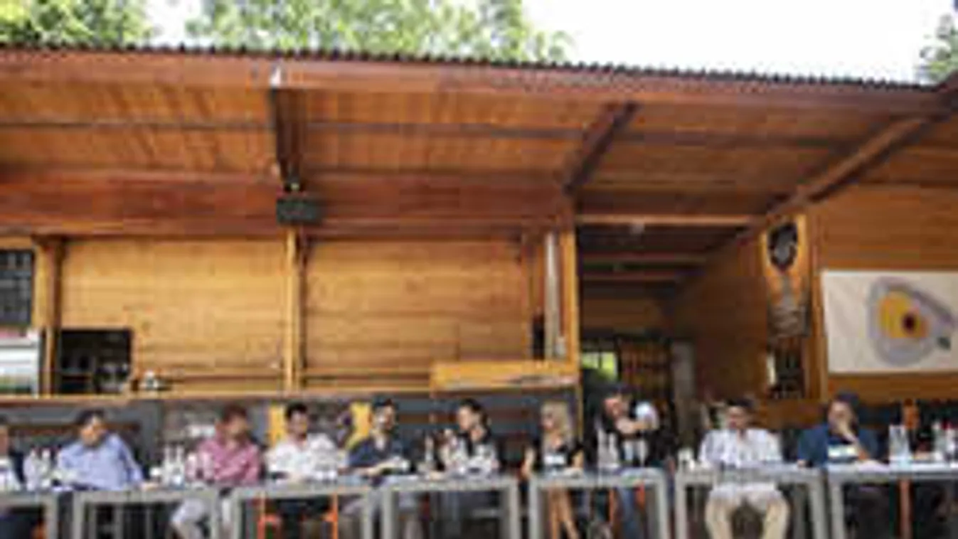 Tízéves a KOBUCI KERT