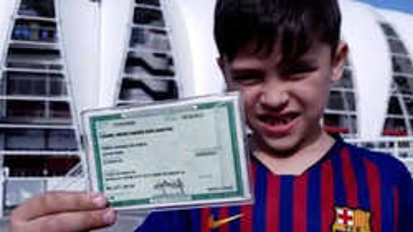 Példaképéhez készül a brazil Lionel Messi