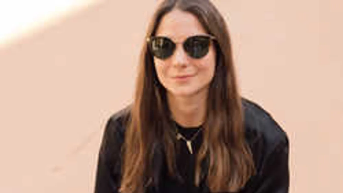 Nanushka beveszi a francia divatfővárost