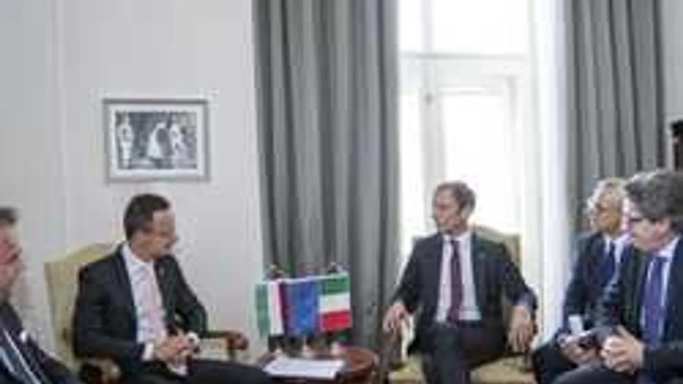 Szijjártó: Tiszteletlenek a nyugatiak Közép-Európával