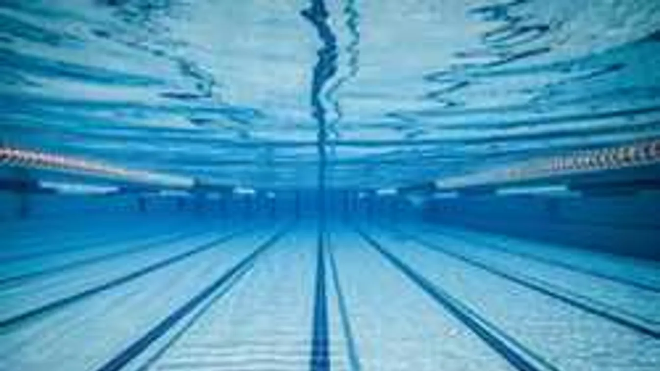 Még fürdőnadrág sem volt náluk! Balhézni ment a strandra 100 fiatal