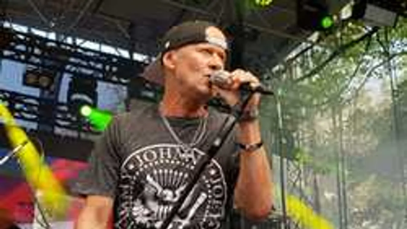 Be akarták szervezni a legendás magyar énekest