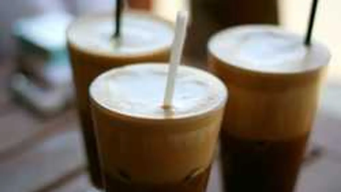 Döbbenet a népszerű kávézóban: kamerát szereltek a női mosdóba