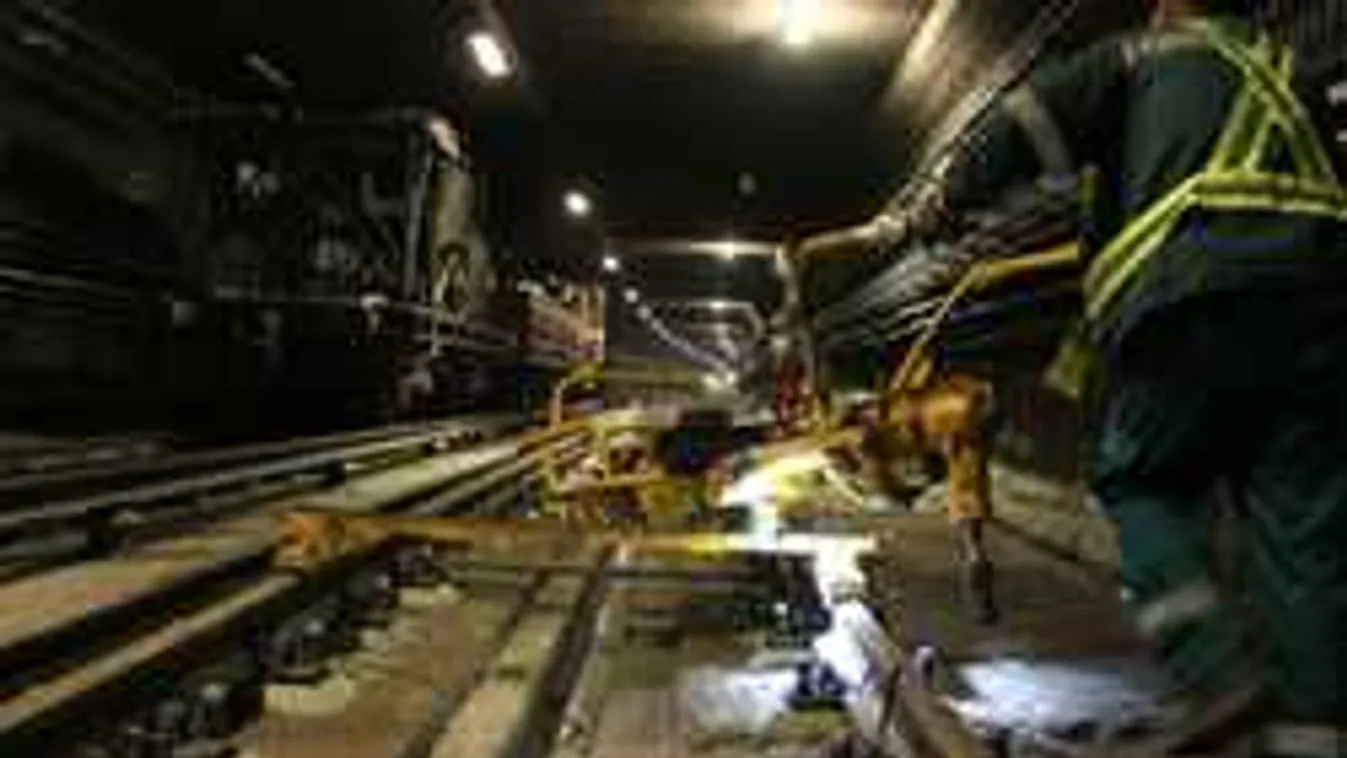 Elképesztő fotókon a szétbombázott hármas metró, így még nem láttad