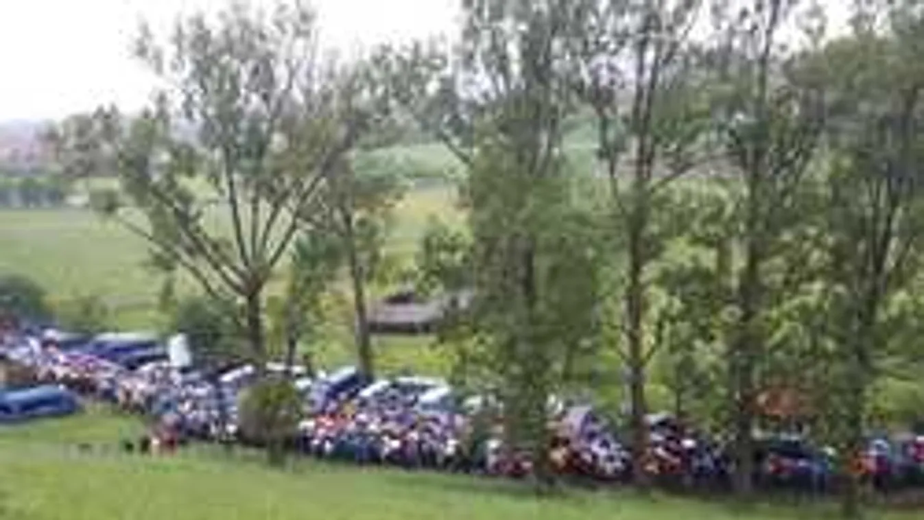 Katolikus woodstock volt a nyeregben