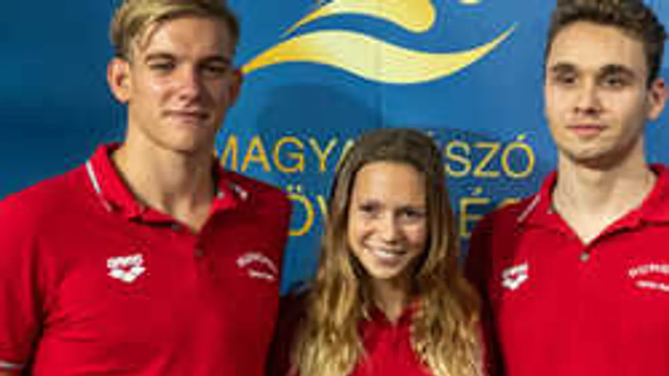 Megcsókolták Kapás Bogit, itt vannak a legjobb úszóképek