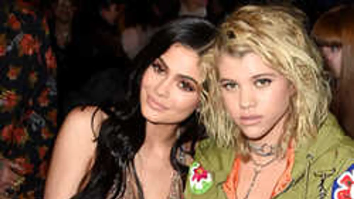 Pucéran nyaralnak együtt a sztársógornők - Fotók