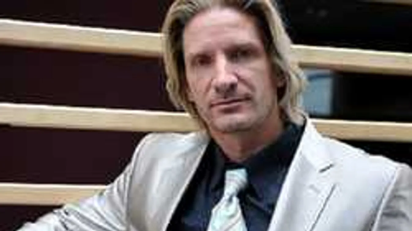 Máris az esküvőről suttognak, Pintér Tibor végre készen áll?