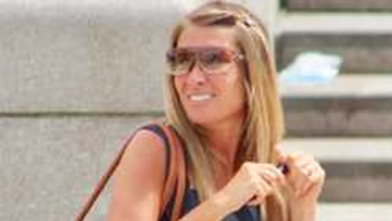 Diákjával akart szexelni a dögös tanárnő: ezt tette előtte