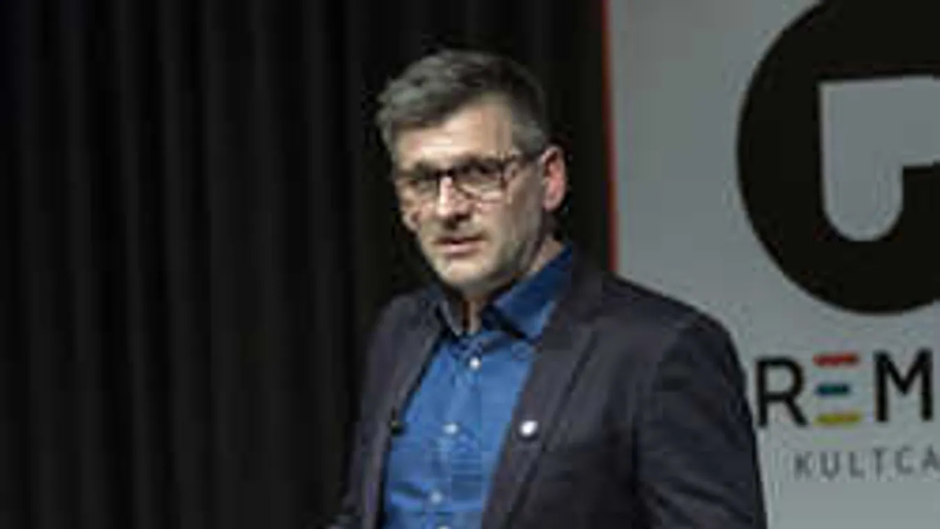 Meglepő kép került elő a magyar műsorvezető múltjából - Fotó