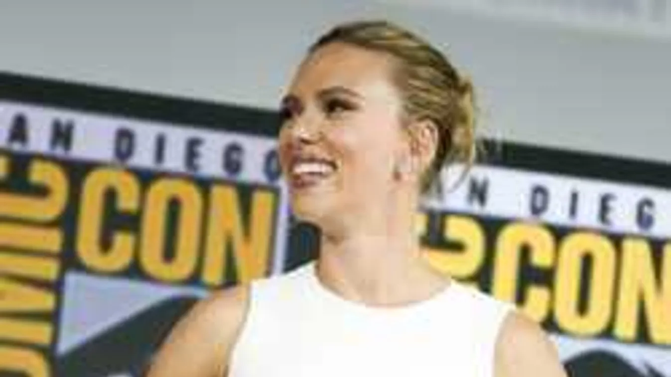 Újabb rémes tetoválással csúfította el magát a dögös színésznő