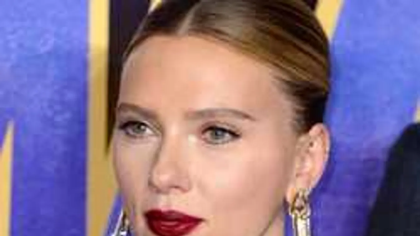 Újabb helyen bukkant fel Budapesten Scarlett Johansson, lefotózták