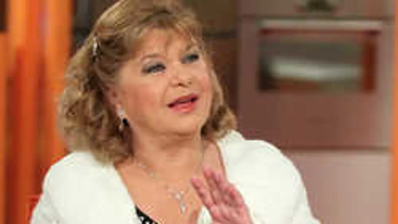 Autóbalesetet szenvedett, nagy fájdalmakkal küzd a magyar színésznő