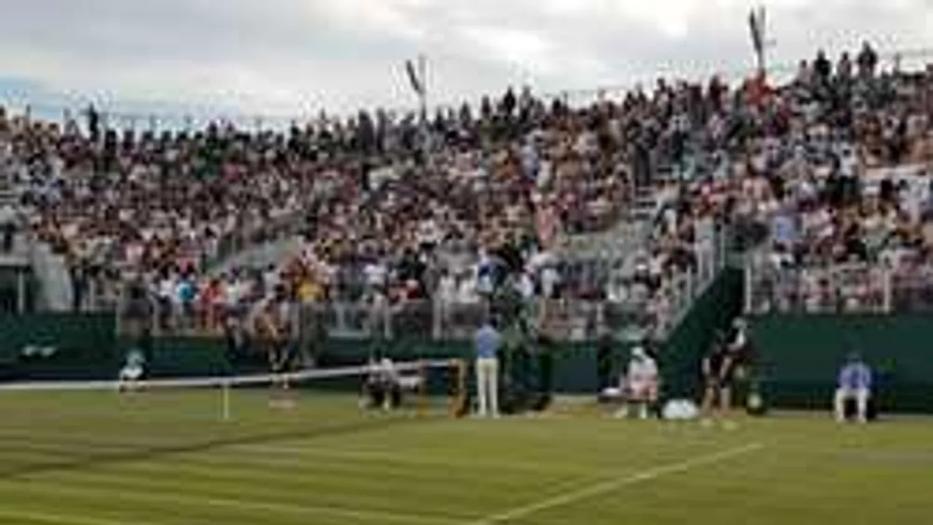 Dráma Wimbledonban, defibrillátorral siettek egy nézőhöz