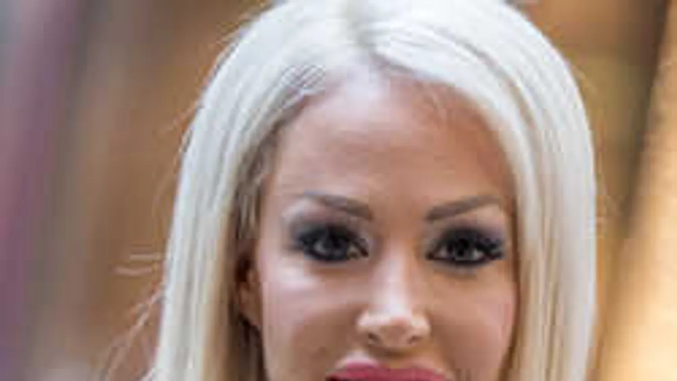 Itt a vége: Fehérneműben tett nagy bejelentést Kelemen Anna- Videó