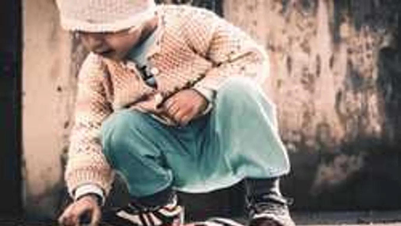 Szörnyű baleset: édesapja miatt amputálták a kis Sanyika lábát