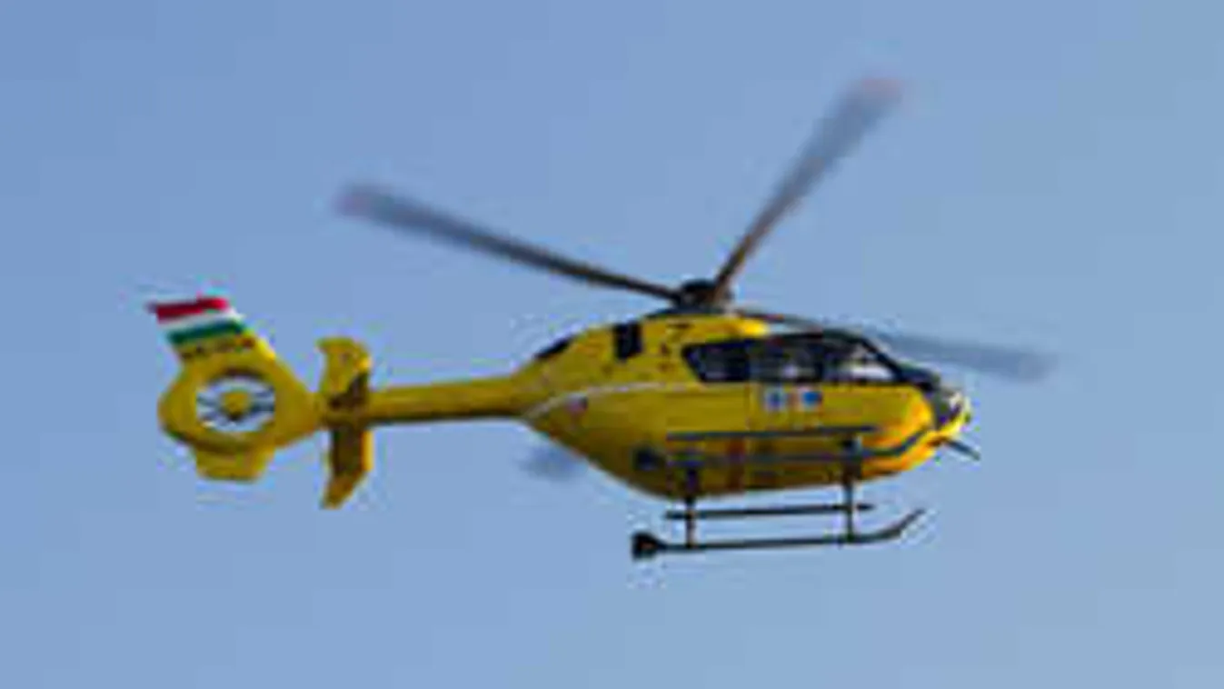 Mentőhelikoptert rendeltek a helyszínre, durva baleset a 82-esen