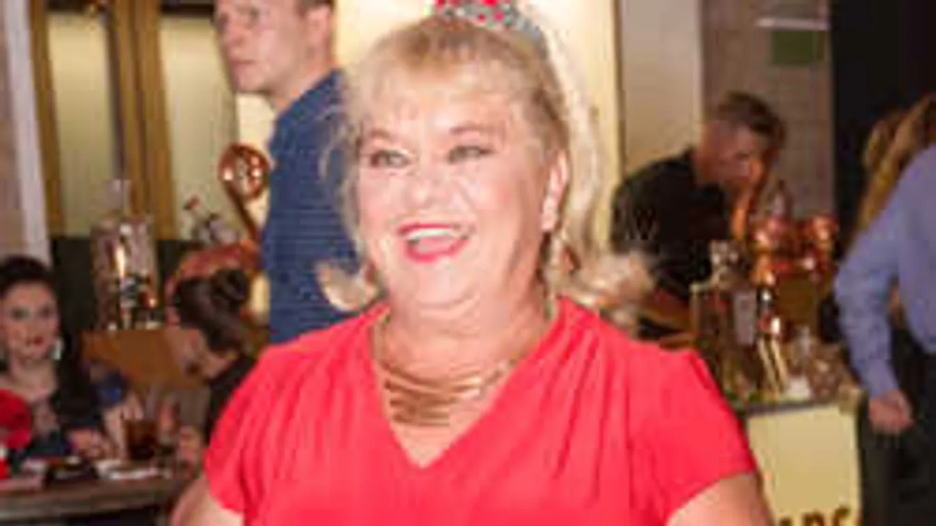 Bordatörése óta fotelben alszik Oszvald Marika