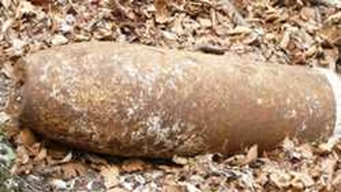 Bombát találtak Budapest belvárosában, tűzszerészek lepték el a környéket