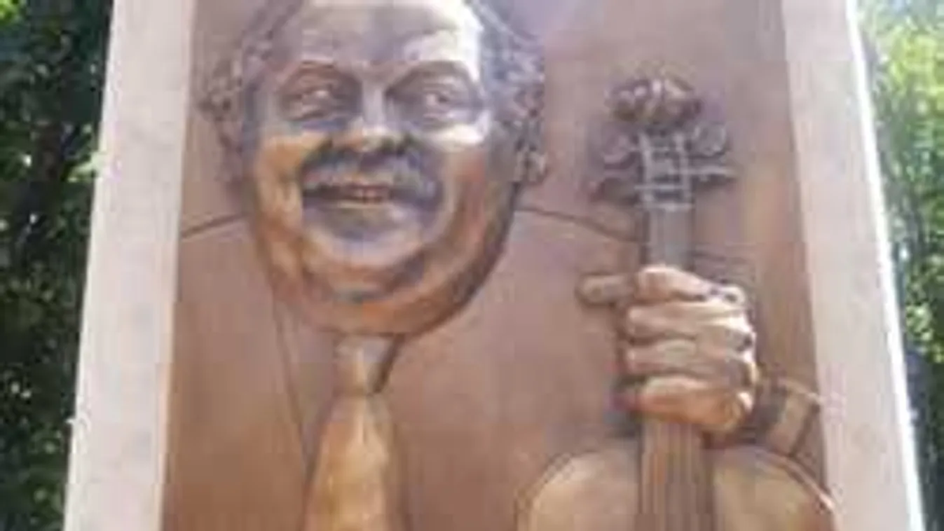 Szégyen és gyalázat: ezt tették a Kossuth-díjas művész sírjával - Fotó