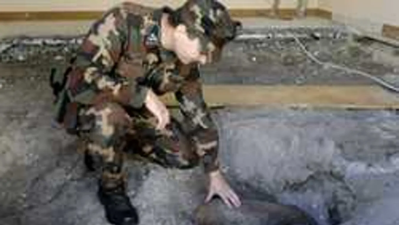 Tüzérségi lövedéket találtak Csolnokon