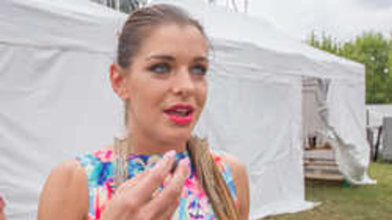 Pánikba esett Dér Heni, hekkertámadás áldozata lett