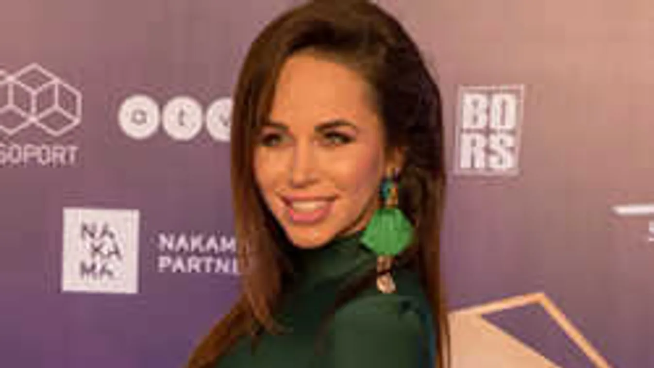 Forrónaciban mutatta meg formás fenekét Aleska