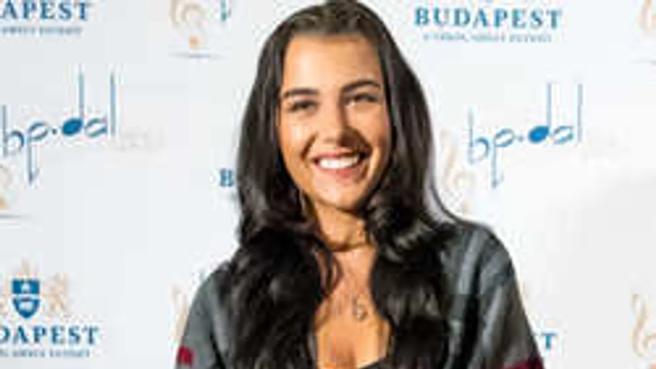 Nagyon bevállalós: cicit villantott Tóth Andi