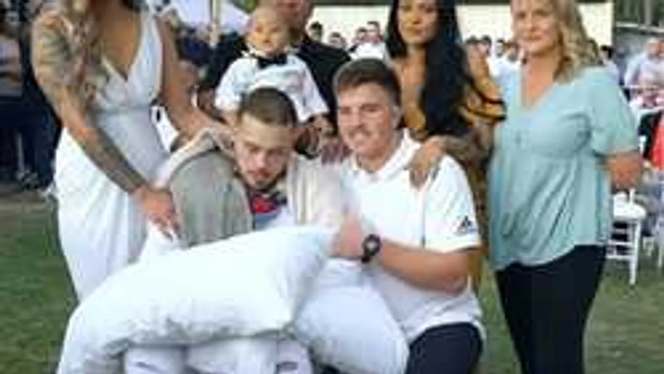 Megindító esküvői fotók, rákos férje halála előtt egy nappal házasodtak össze a szerelmesek