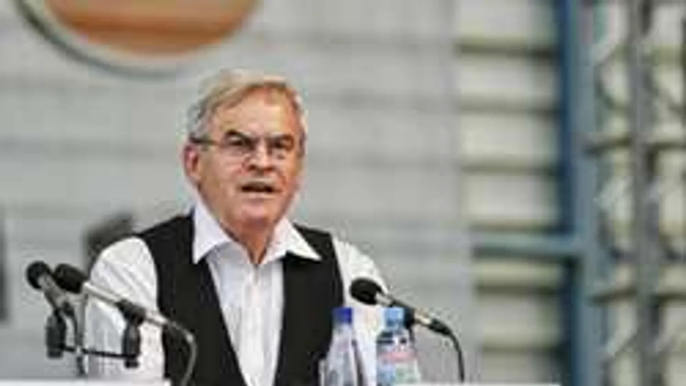 Tőkés László: A magyarság ma is ostrom alatt áll