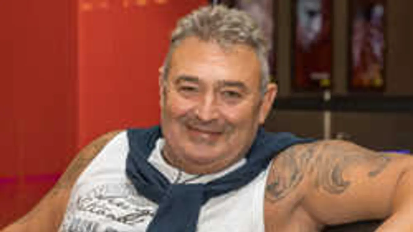 Ez meglepő: Vele tölti az estéit Gesztesi Károly