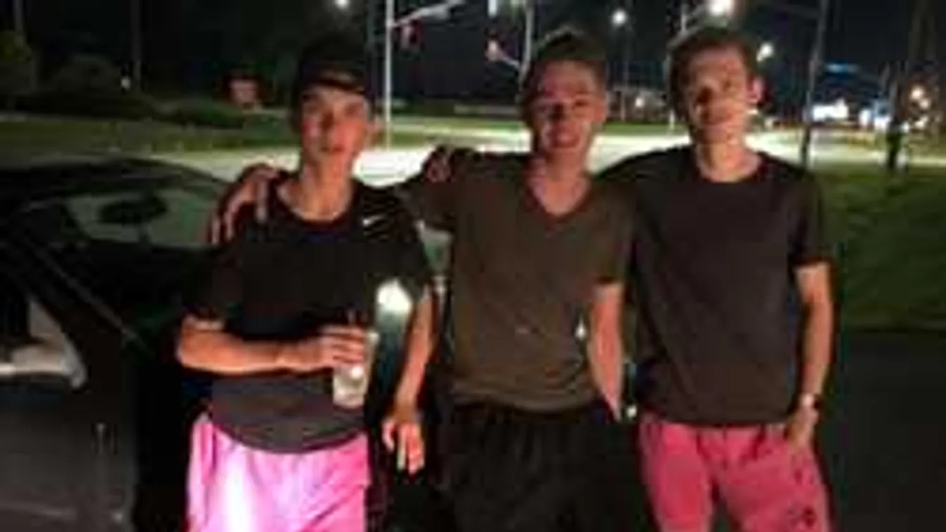 Csodás hőstettet hajtott végre három srác egy nő lerobbant kocsijával