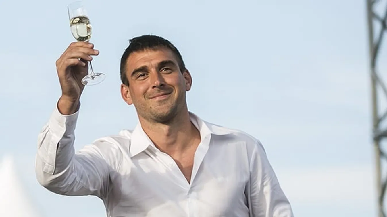 Óriási fordulat Böde Dániel életében, kézilabdázót szeret a focista