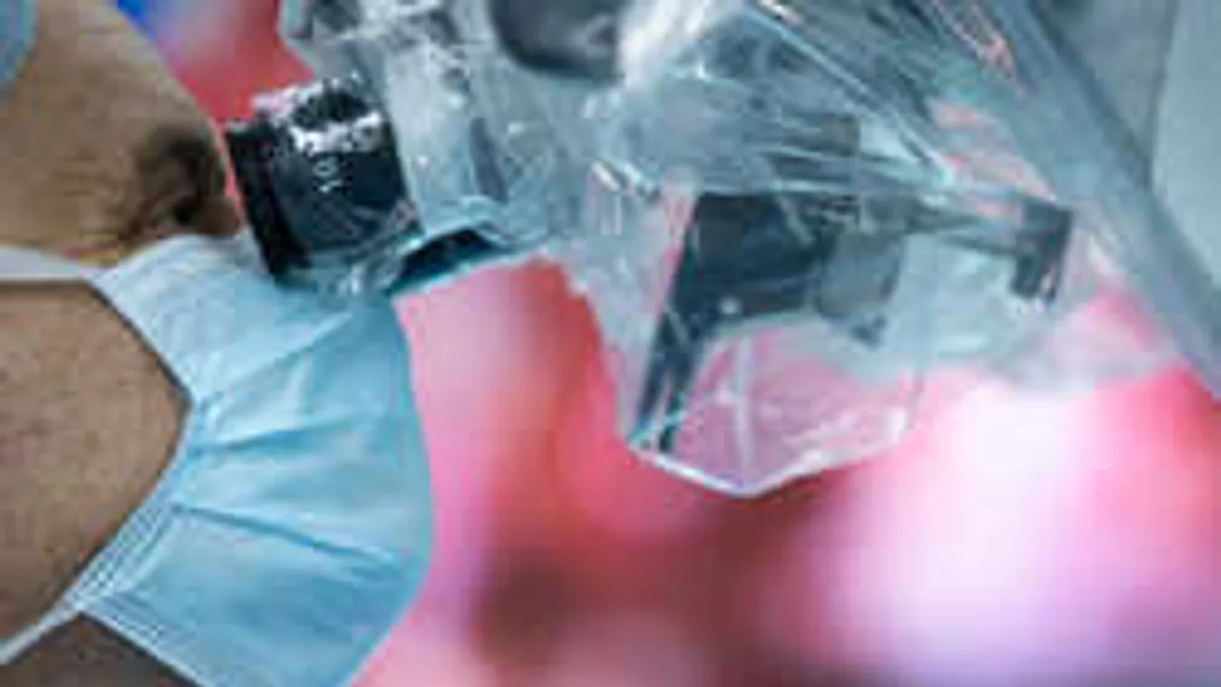 Szenzációs magyar eredmény, sikeres volt a sziámi ikrek szétválasztása