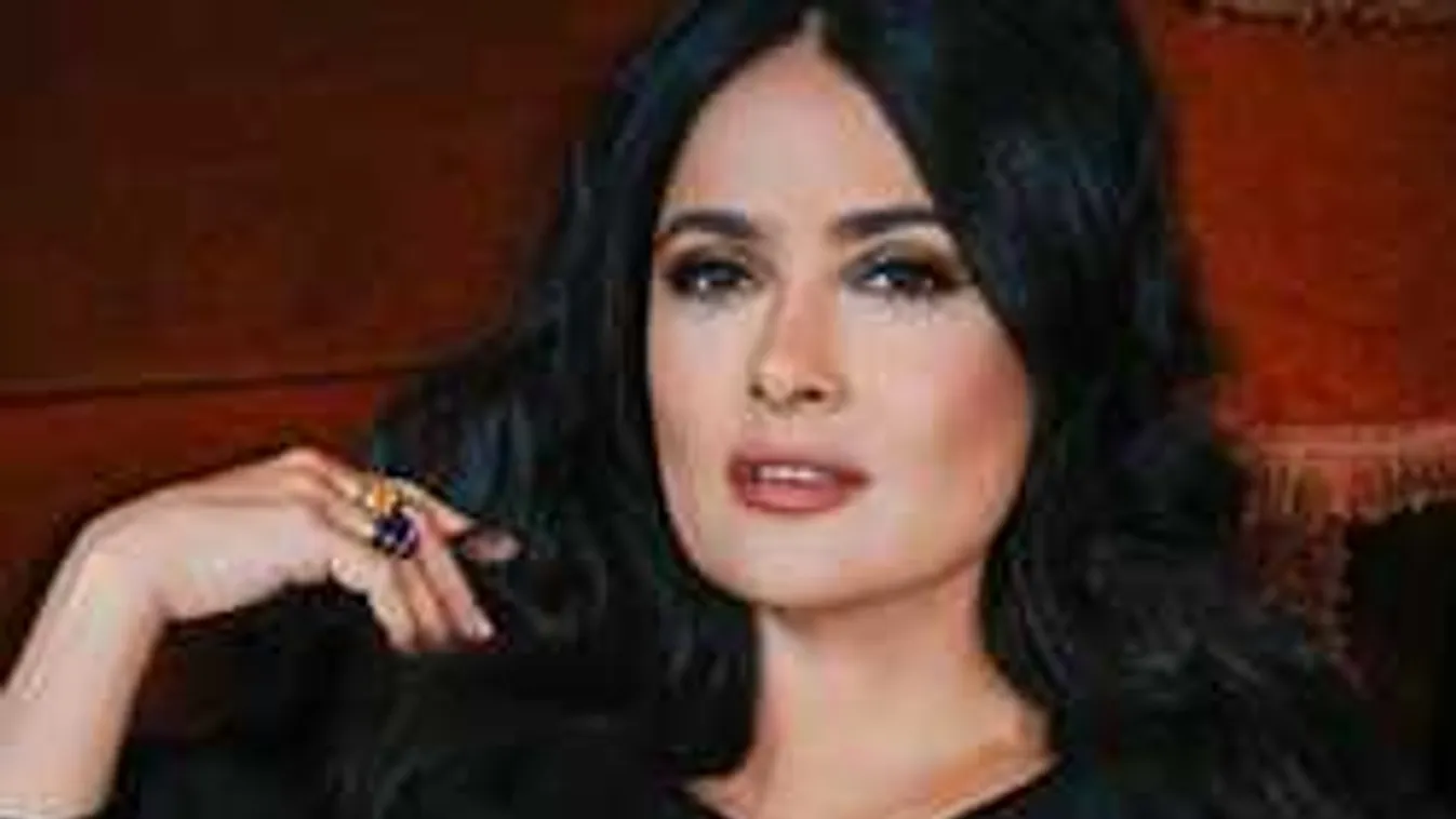 Meztelen videót posztolt magáról Salma Hayek
