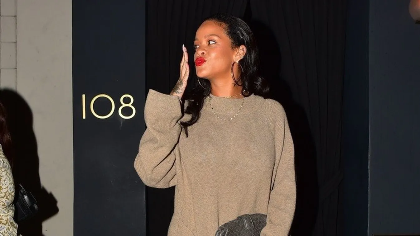 Ez a világhírű bombázó is Nanushkát választotta - Fotó