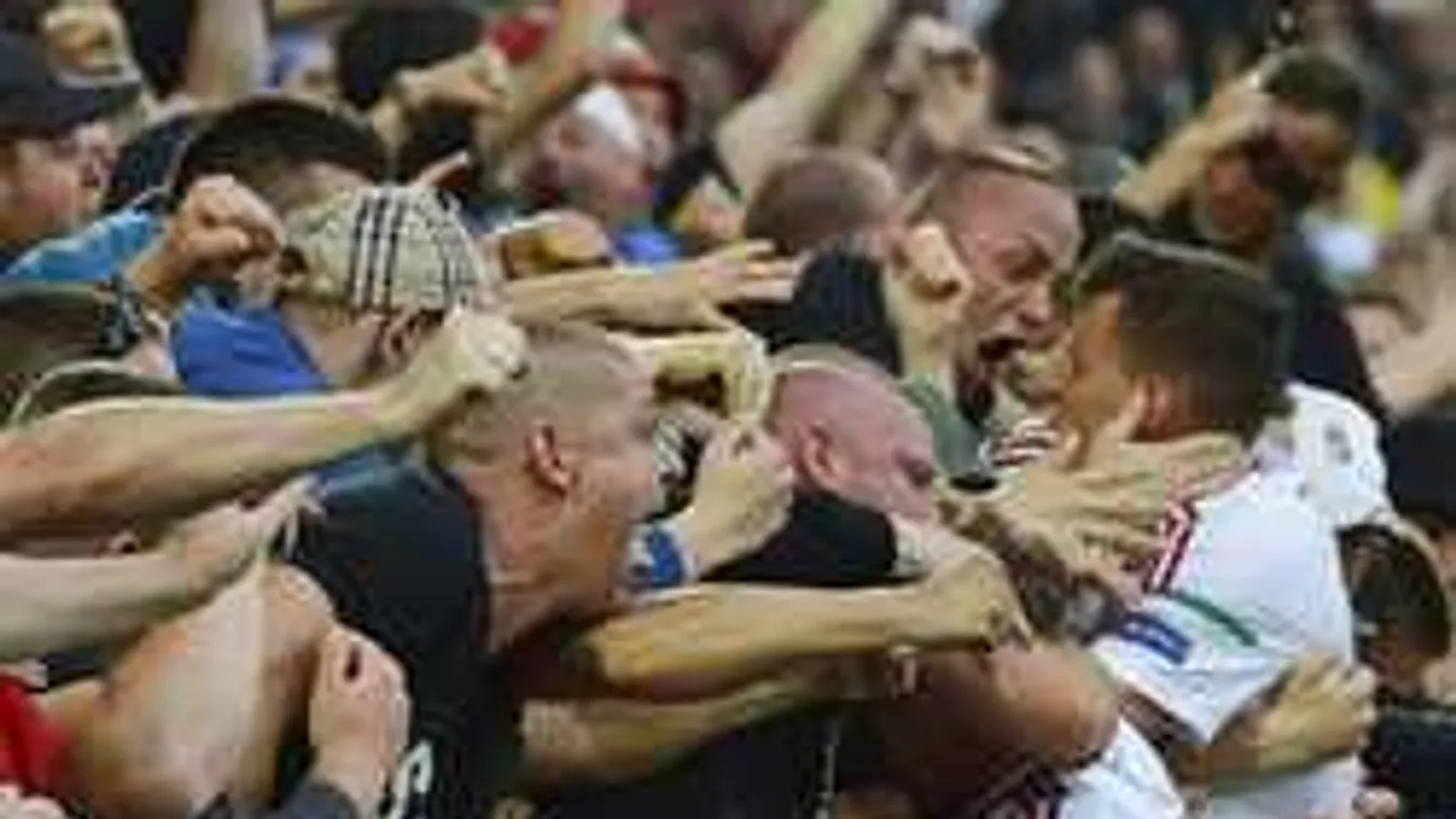 Megrohamozták a szurkolók az MLSZ-t, ez az oka