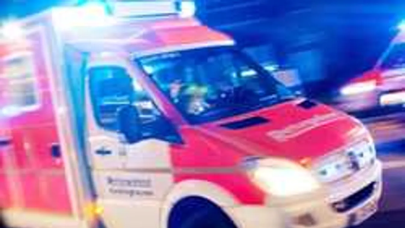 Villámcsapás a pályán, kórházba vitték a focistákat